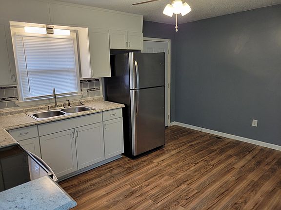 3rd image of 134 Southgate Dr