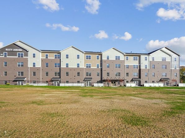 2715 Douglas Ave #405