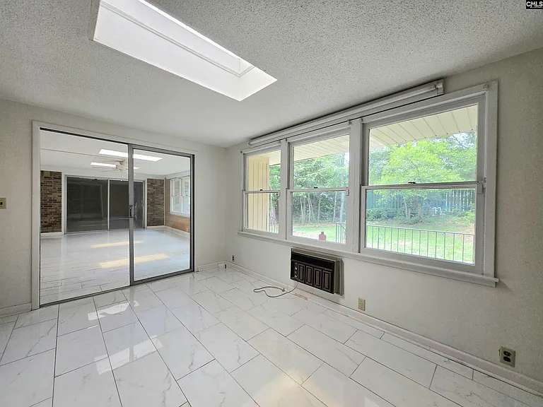 77 Northlake Rd — Photo 19