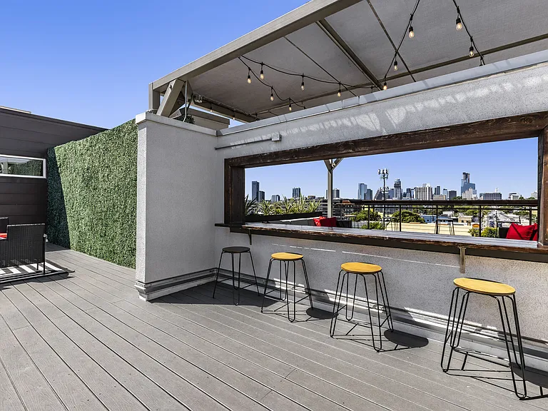 7East — Photo 16