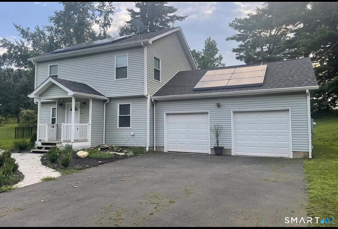 4 bed, 2.0 bath, 1504 sqft, $3,100 — Photo 1