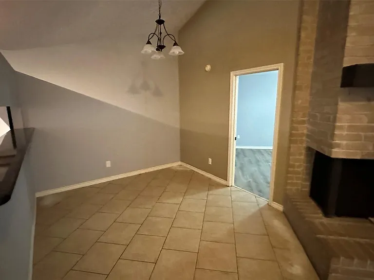 8607 Knoll Forest Dr — Photo 15