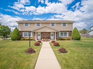 8736 W Forest Hill Ave #8738, Franklin, WI 53132