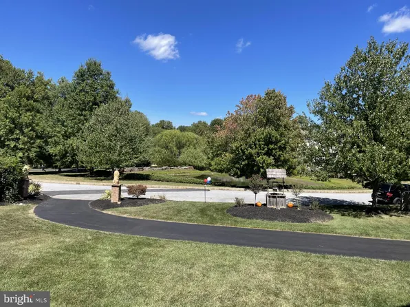 1135 Darczuk Dr, Garnet Valley, PA 19060