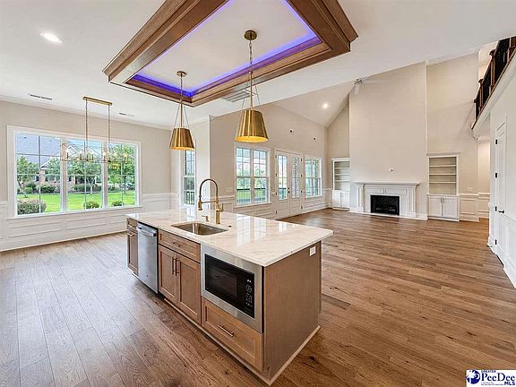 3rd image of 3005 Drakeshore Dr