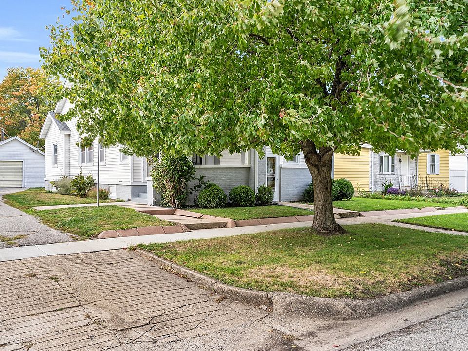 417 4th St, Illiopolis, IL 62539 Zillow