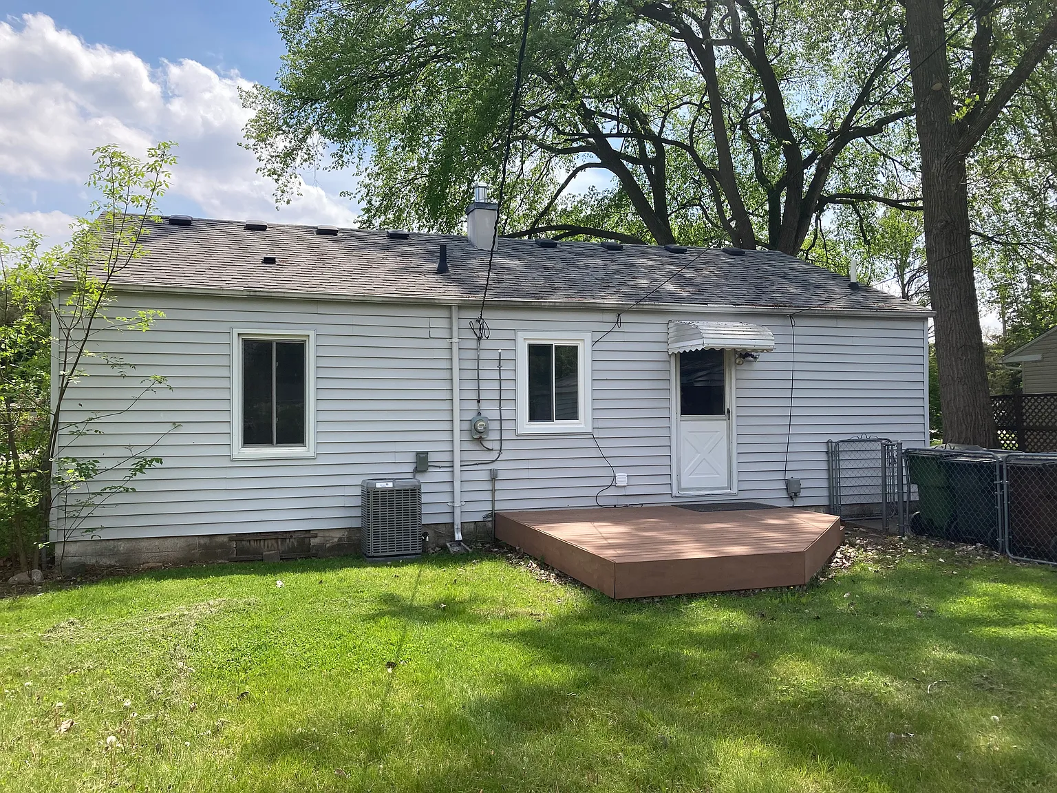 3 bed, 982 sqft, $2,000 — Photo 3