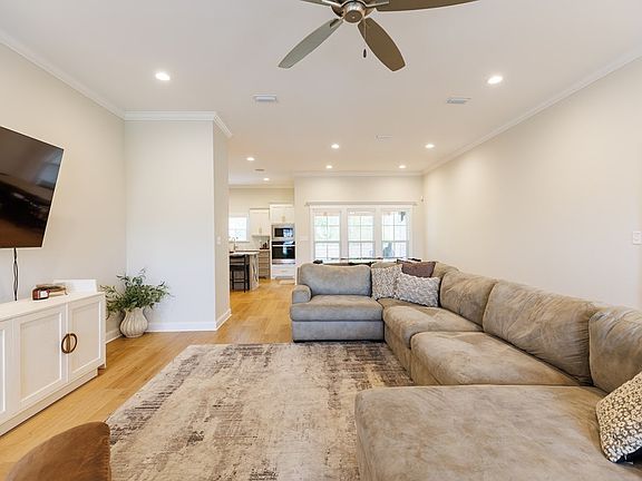 3rd image of 201 Orvis Ln