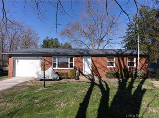 1067 N Eastern School Rd, Pekin, IN 47165