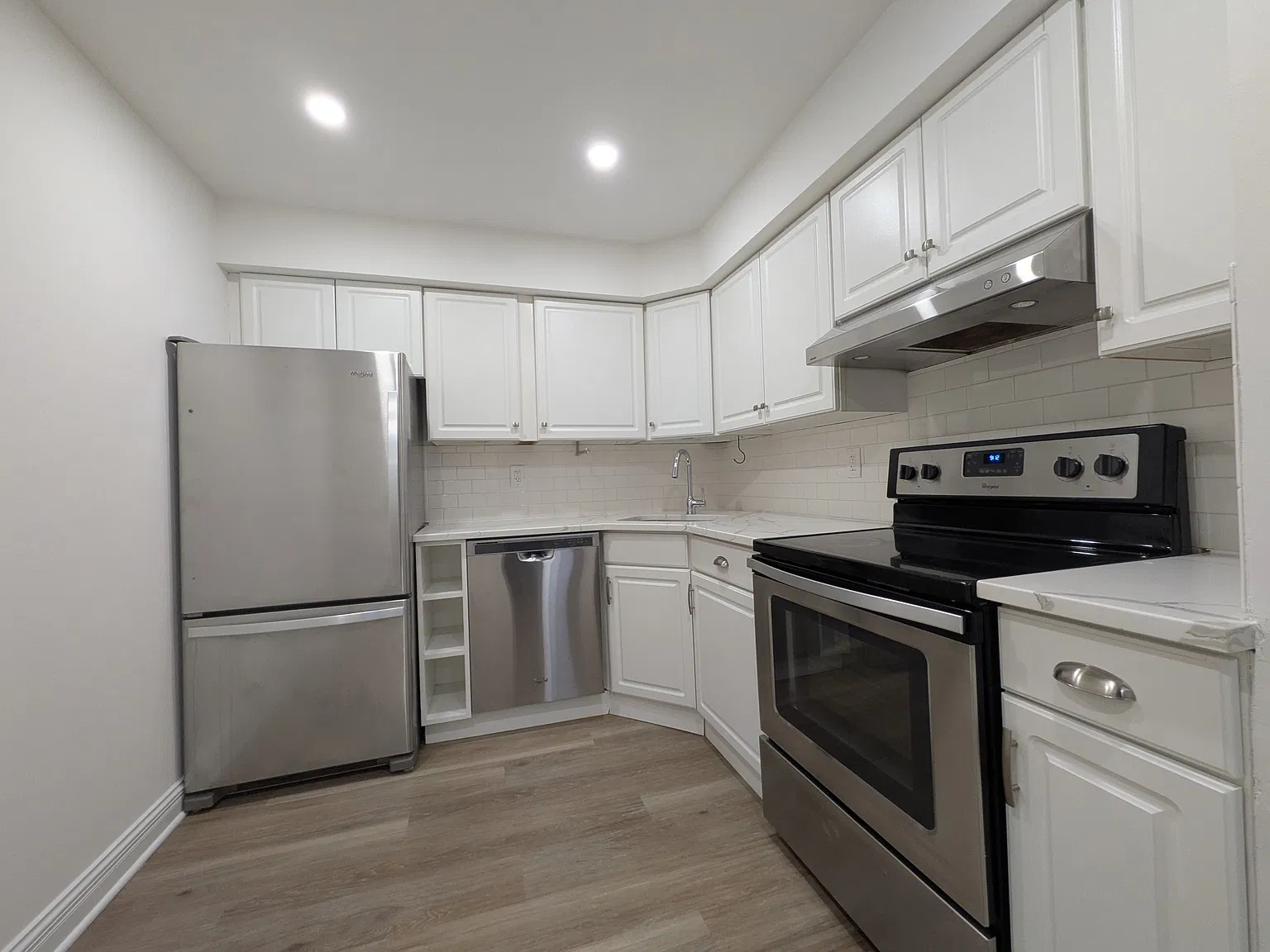 3 bed, 1393 sqft, $3,500 — Photo 4