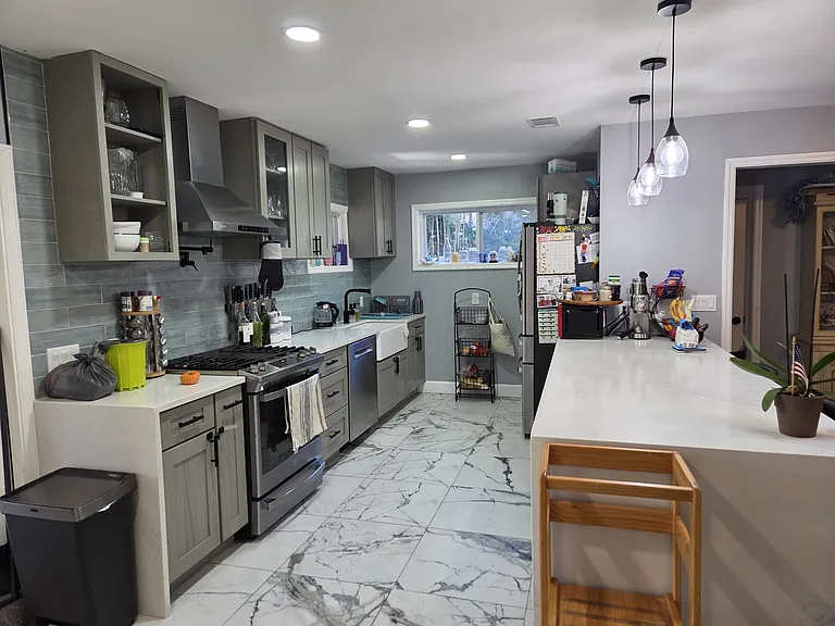 Kensington Dr — Photo 1