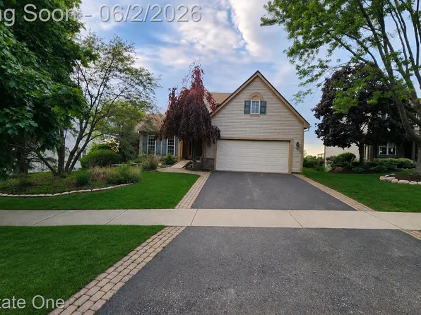 510 Boulder Lake Dr, Oxford, MI 48371