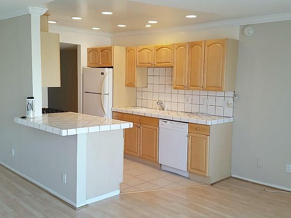 3rd image of 1434 Hermosa Ave APT 4