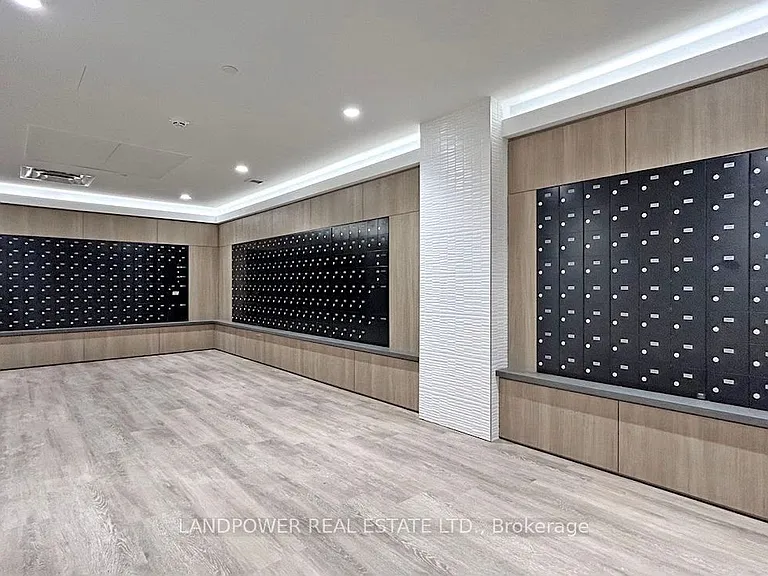 7950 Bathurst St #313 — Photo 26