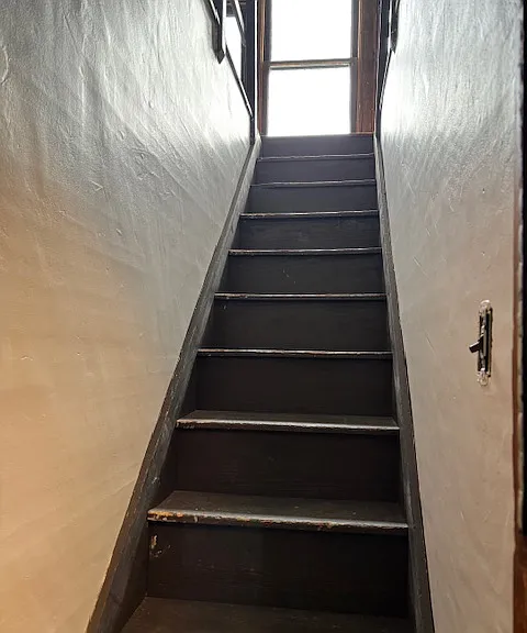 Stairs to flex room