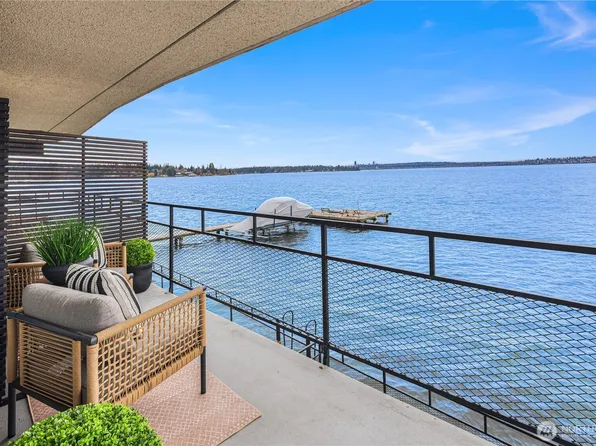 6201 Lake Washington Boulevard NE #205, Kirkland, WA 98033