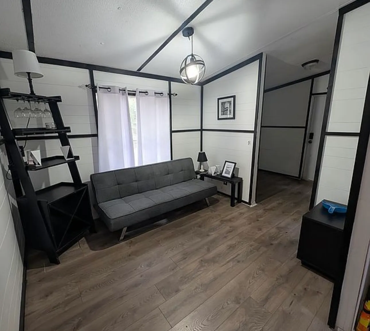 2 bed, $1,300 — Photo 3