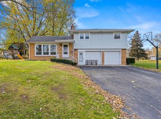 3465 Wilshire Rd, Brookfield, WI 53045