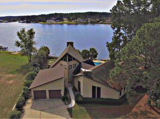 55 Oakwood Cir, Douglas, GA 31535