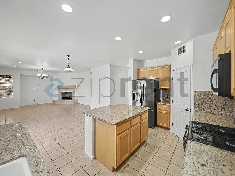 294 Kieswetter St — Photo 22