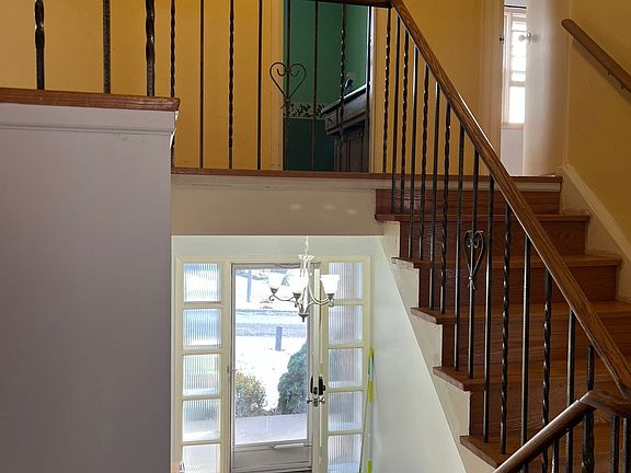 5th image of 24 Beveridge Dr