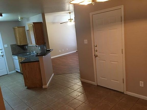 3rd image of 1213 Nicholas Cir APT B