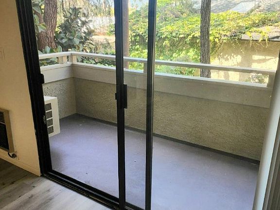 3rd image of 4276 S Centinela Ave APT 104