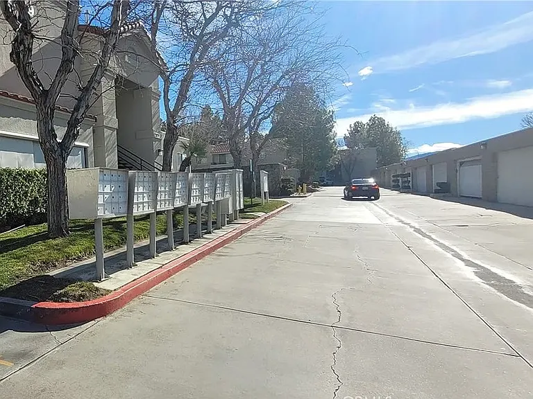 W Avenue K12 — Photo 9
