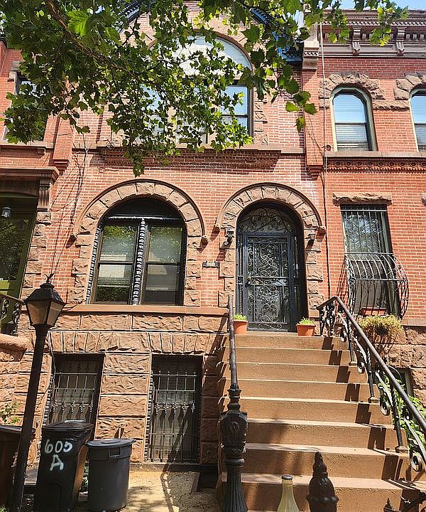 1st image of 605A Decatur St