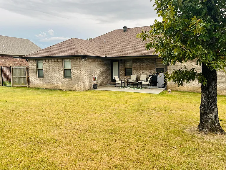 261 Redwood Ln — Photo 24
