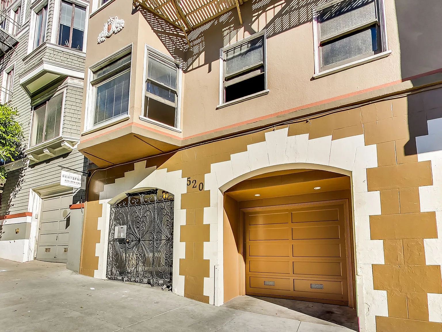 520 Scott — Photo 2