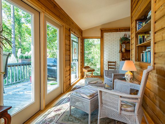 Sunroom, more views!