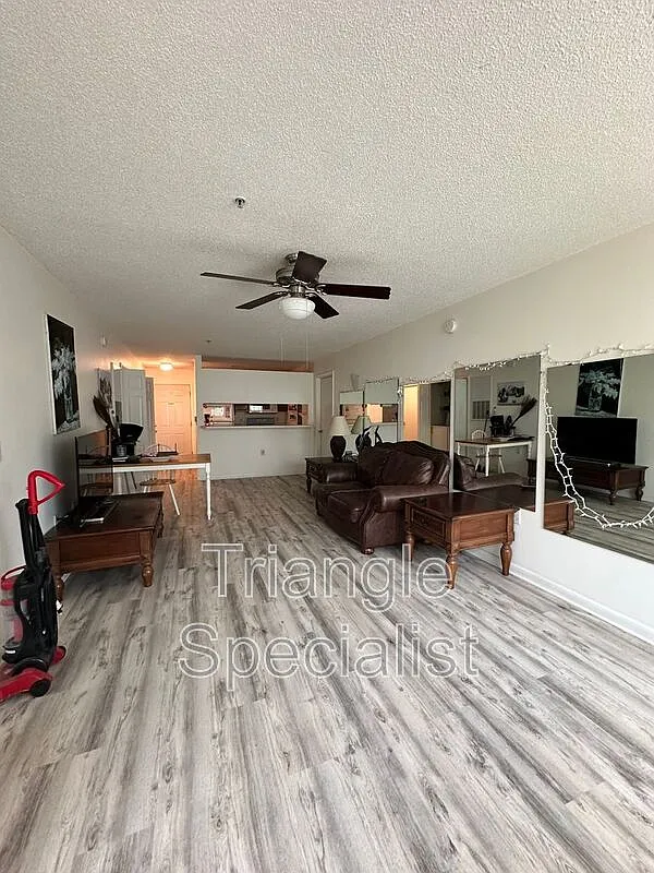 1 bed, 1.0 bath, $615 — Photo 3