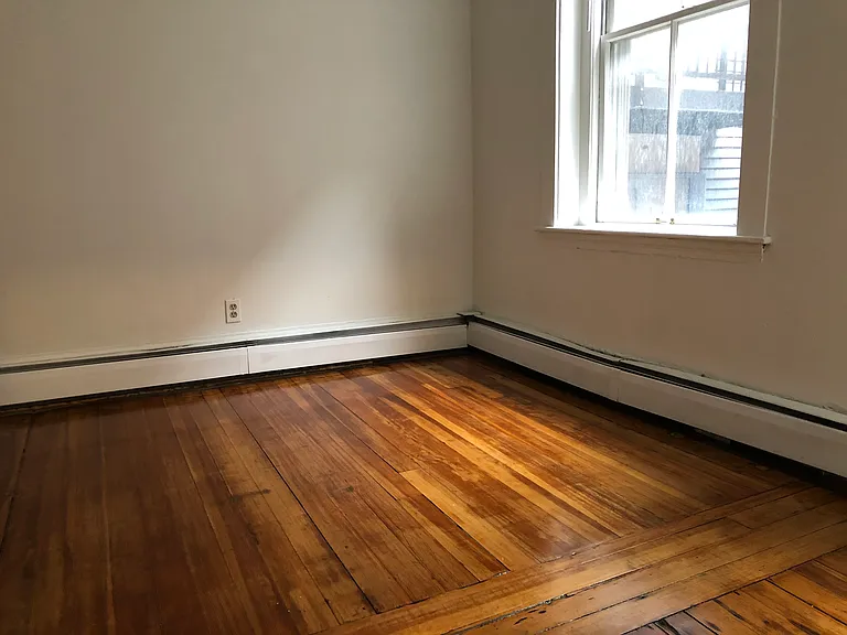 32 Cunard St #2B — Photo 12