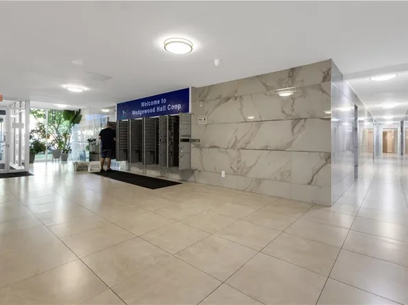 2580 Ocean Parkway image 17 of 19