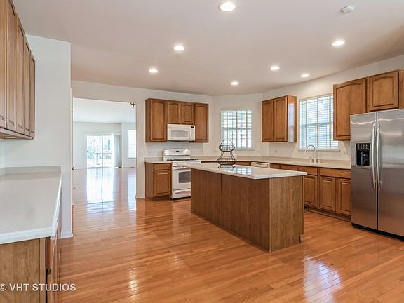 2nd image of 1195 Patrick Henry Pkwy #1195