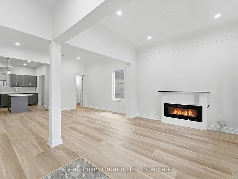 167 Rosslyn Ave N #UPPER — Photo 3