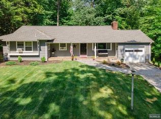 91 Iroquois Trl, Wayne, NJ 07470