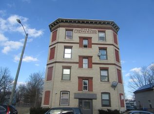 47 White St, Springfield, MA 01108