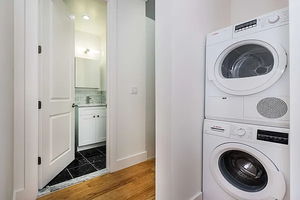 Rented by Bold New York | media 41