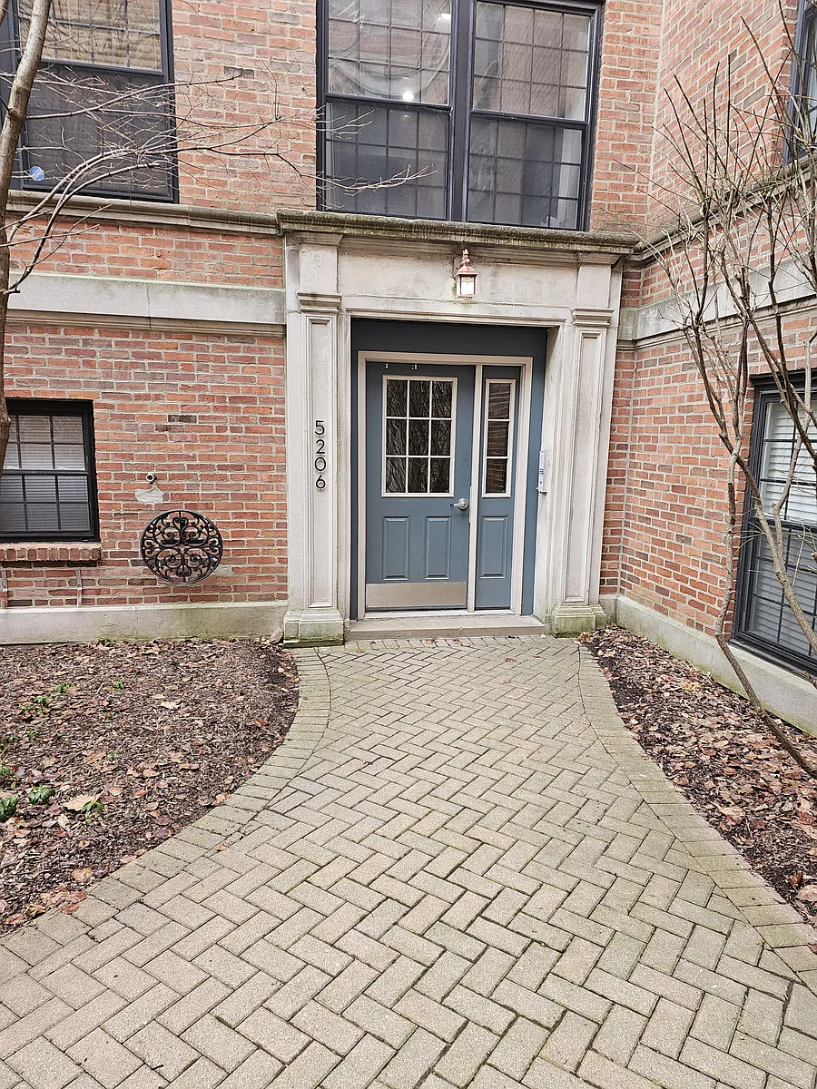 Building Photo - 5206 S Drexel Ave #3