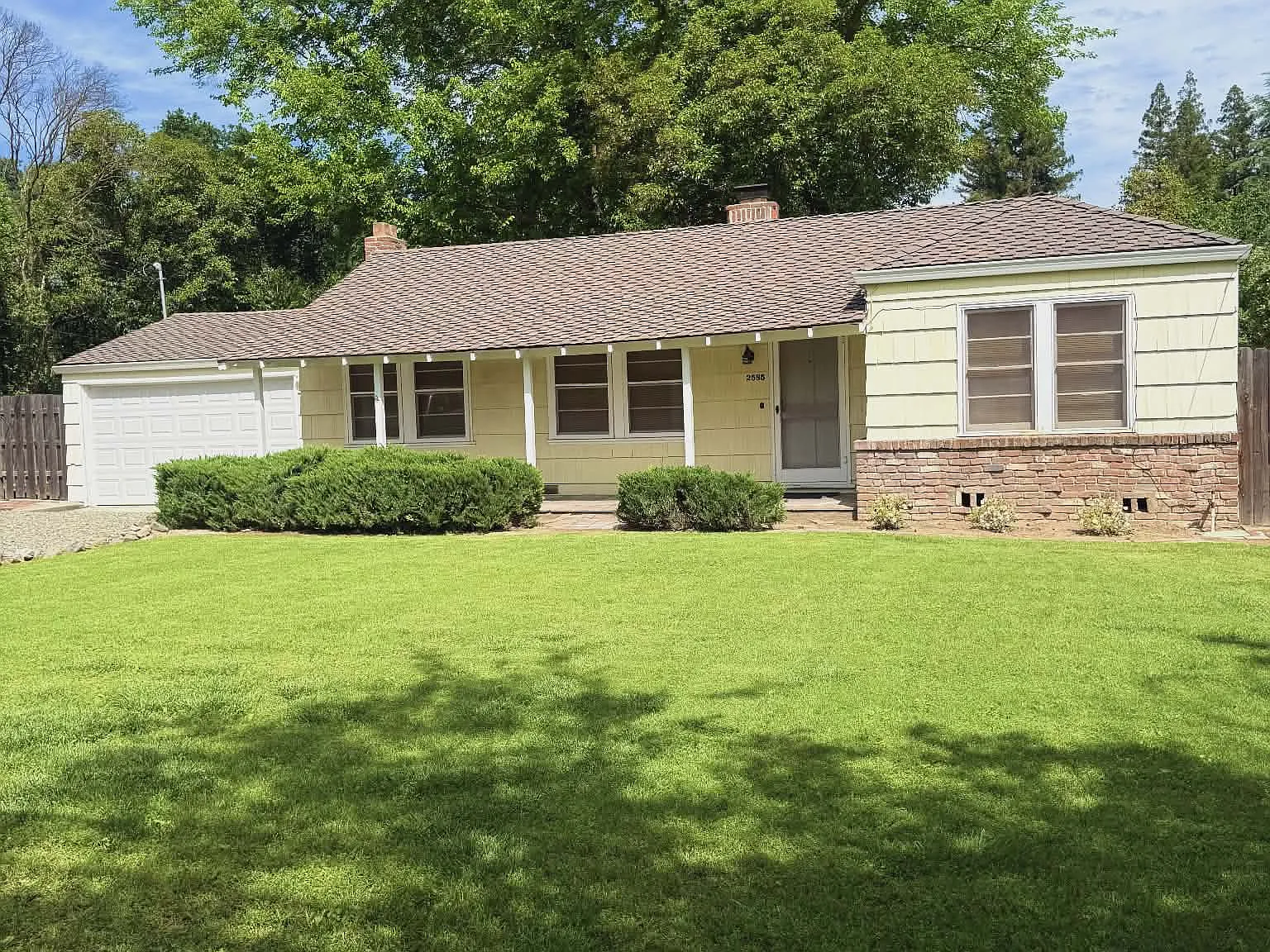 2 bed, 889 sqft, $2,500 — Photo 2