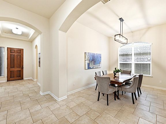 3rd image of 2707 Brindisi Way
