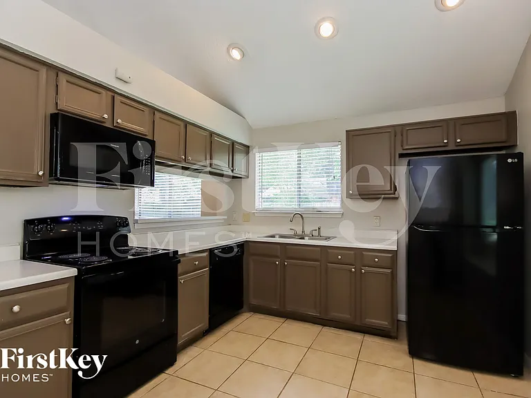 3919 Algernon Dr — Photo 7