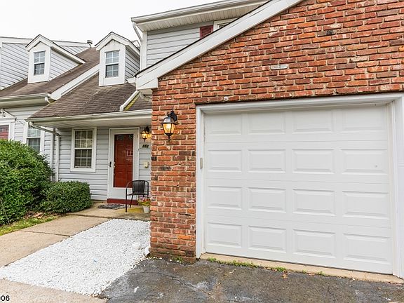 2nd image of 161 Beckett Pl