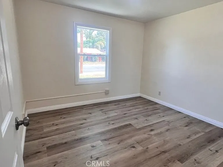 25587 Lane St — Photo 8