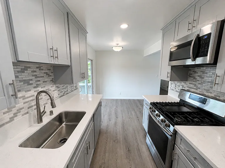 Casa Madrid Apartments — Photo 29