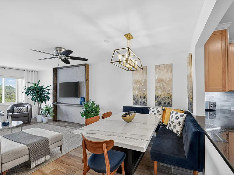 1502 S Lakeside Dr #214 — Photo 6