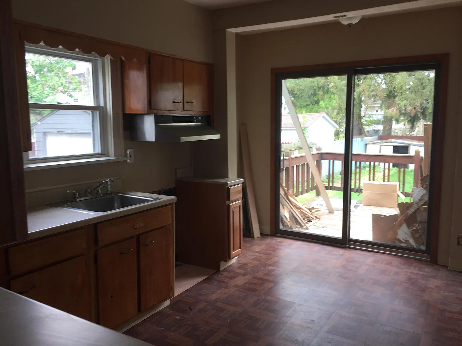 5 bed, $1,469 — Photo 3