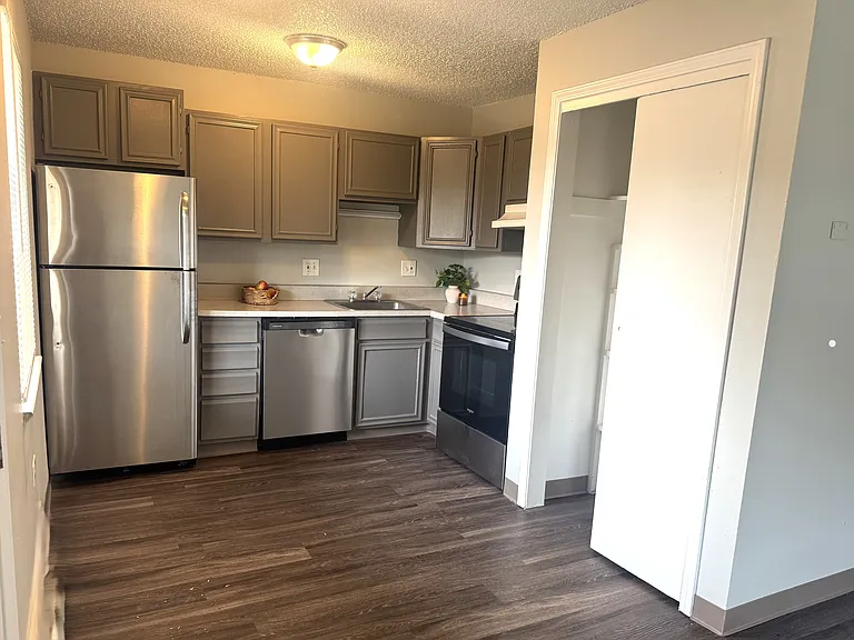 730 S Wilcox St #102 — Photo 2